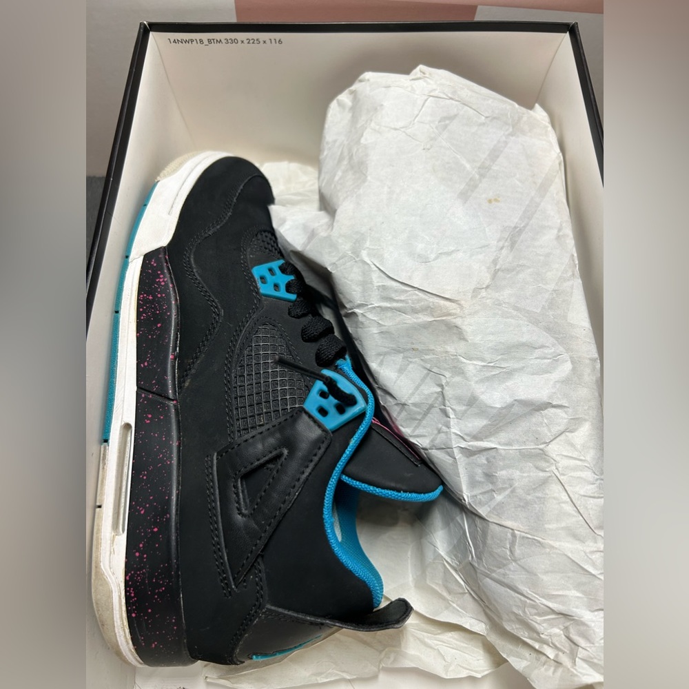 Size 7 Jordan Retro 4 Black Vivid Pink